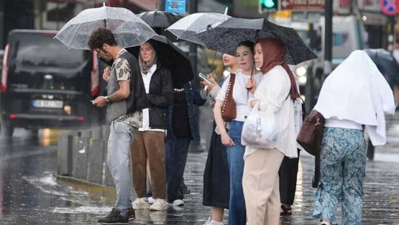 meteorolojiden-hafta-sonu-alarmi-istanbul-ankara-ve-izmiri-saganak-ve-firtina-vuracak.jpg