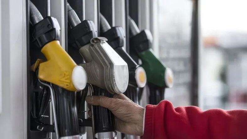 petrol-fiyatlari-dibi-gordu-akaryakitta-indirim-beklentisi.jpg