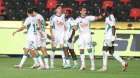 rizespor-gaziantepten-3-puanla-donuyor.jpg