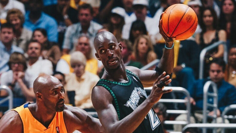 timberwolves-nba-efsanesi-kevin-garnettin-formasini-emekli-edecek.jpg