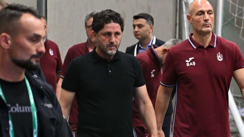 trabzonspor-fatih-tekkenin-istifasinin-kabul-edilmedigini-duyurdu.jpg