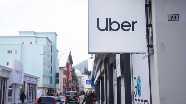 uber-avrupada-2000-robot-taksi-icin-cinli-sirketle-ortaklik-kurdu.jpg