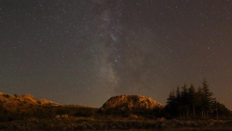 yilin-en-gorkemli-gok-tasi-yagmuru-perseid-zirve-noktasina-bu-gece-ulasiyor.jpg