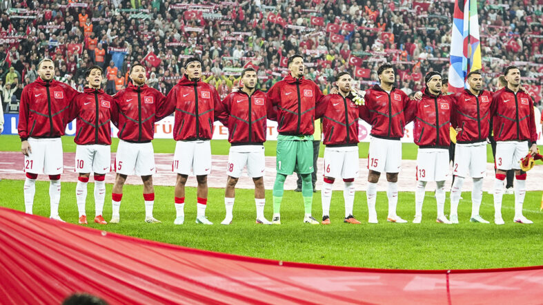 a-milli-takimin-dususu-suruyor-fifa-siralamasinda-4-basamak-geriledi.jpg