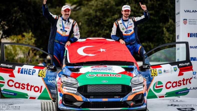 ali-turkkan-dunya-gencler-ralli-sampiyonu-oldu.jpg
