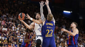anadolu-efes-7-sayi-farkla-barcelonaya-kaybetti.jpg