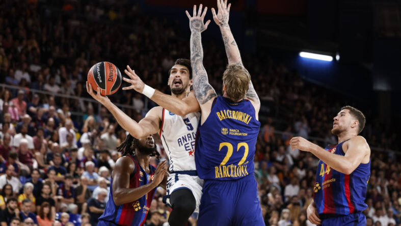 anadolu-efes-7-sayi-farkla-barcelonaya-kaybetti.jpg