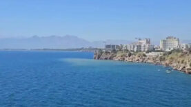 antalya-buyuksehir-belediyesinden-denizdeki-renk-degisimine-iliskin-aciklama.jpg