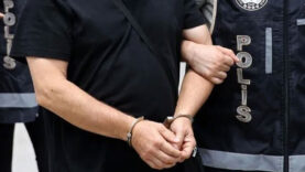 antalyada-rusvet-sorusturmasi-2-emniyet-muduru-ve-1-komiser-gozaltina-alindi.jpg