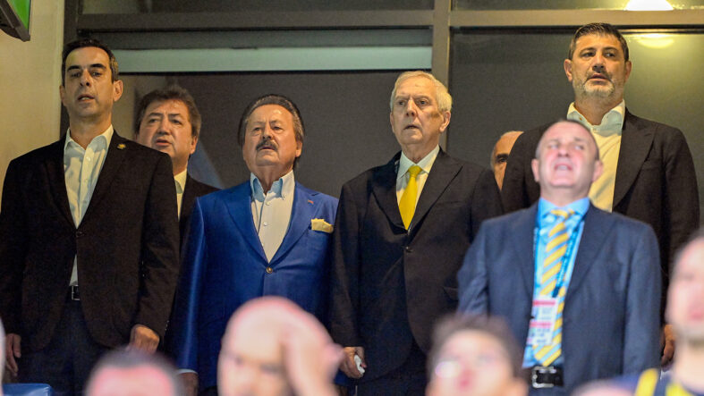 aziz-yildirimdan-mac-sonrasi-hakem-tepkisi-dayak-yiyen-hakeme-hakemlik-yaptirirsaniz-olacagi-bu.jpg