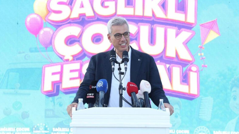 bakan-memisoglu-bugun-yaklasik-3-kisiden-1i-maalesef-sigara-iciyor.jpg