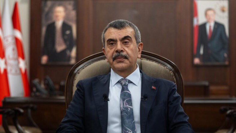 bakan-tekin-okul-guvenligini-egitimin-asli-sartlarindan-birisi-olarak-goruyoruz.jpg