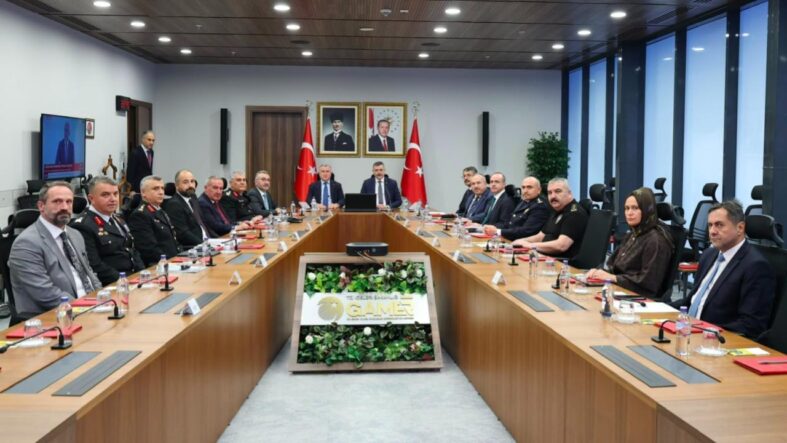 bakanlar-ciftci-ve-bak-valilerle-yurt-guvenligi-toplantisina-katildi.jpg