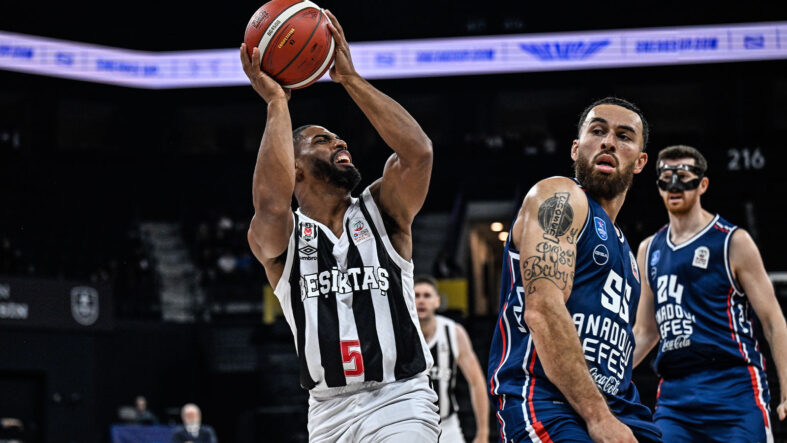 besiktas-potada-sezona-kotu-basladi-avrupanin-ardindan-ligde-de-husran.jpg