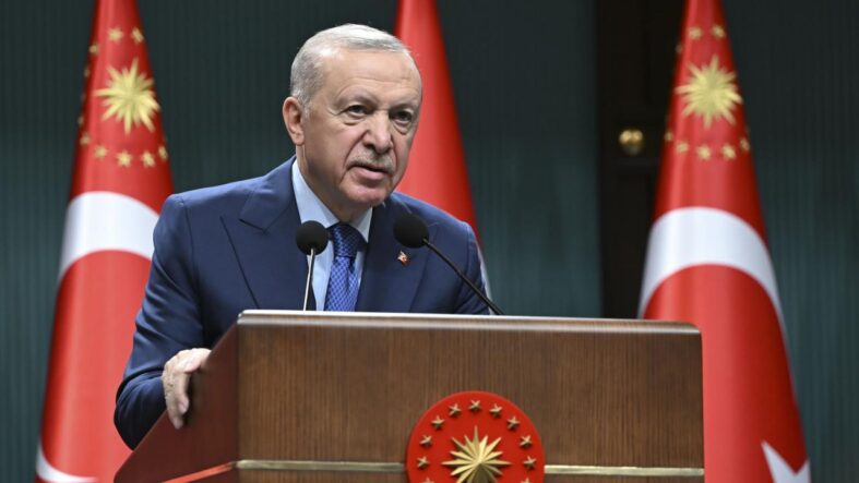 cumhurbaskani-erdogan-idamlarinin-65-yilinda-menderes-ve-bakanlarini-andi.jpg