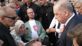 cumhurbaskani-erdogandan-engelli-gence-duygulandiran-jest-otobusu-durdurup-yanina-gitti.jpg