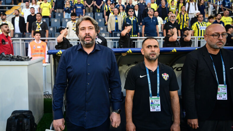 fenerbahcenin-8-0lik-galibiyeti-istifa-getirdi.jpg