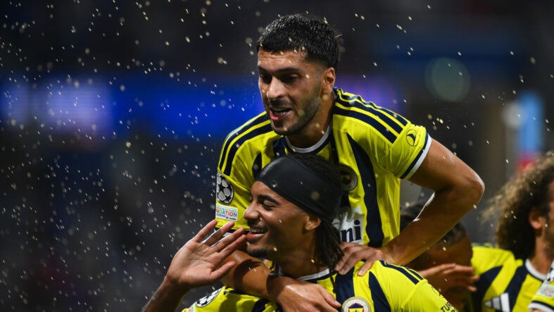fenerbahcenin-sampiyonlar-ligi-kadrosuna-4-futbolcu-alinmadi-uefaya-liste-verildi.jpg