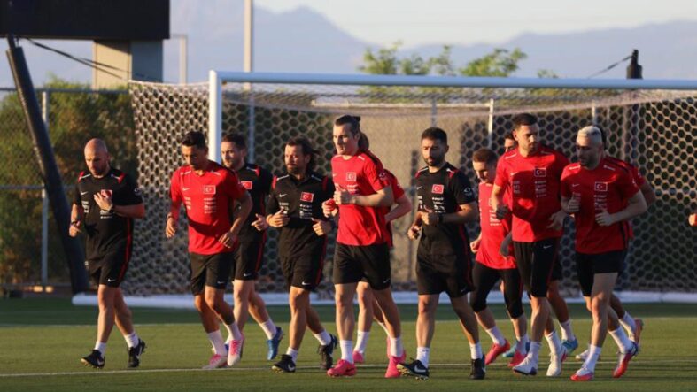 futbolda-milli-mesai-basliyor.jpg