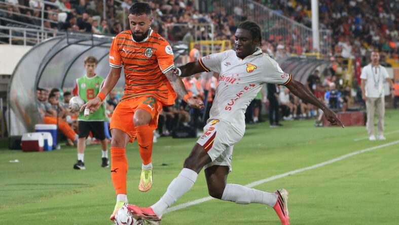 goztepe-kacti-alanyaspor-yakaladi.jpg