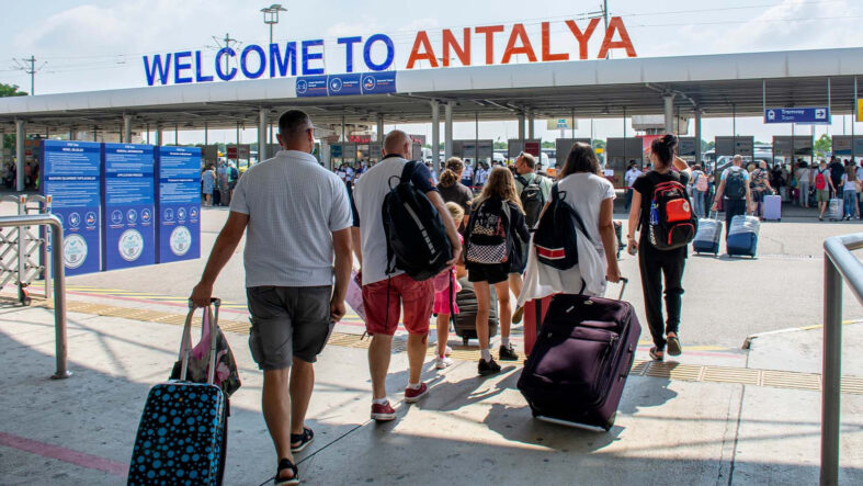 iste-sezondan-manzaralar-turist-geldi-ama-hasilat-sevindirmedi.jpg
