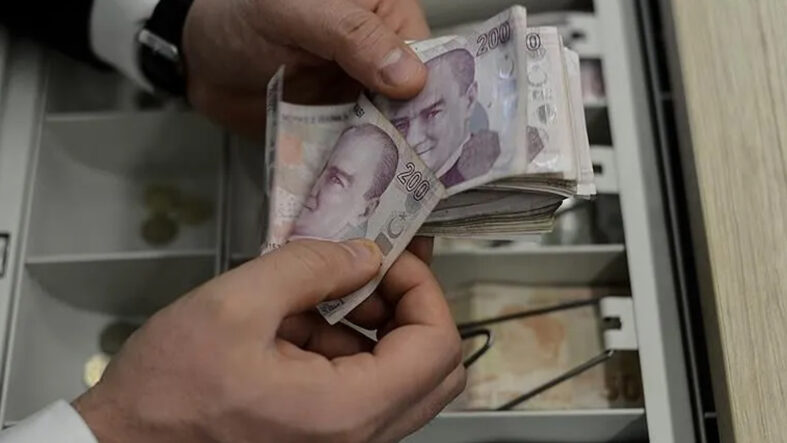 kademeli-emeklilik-cikacak-mi-iste-tum-iddialar-ve-gercekler.jpg