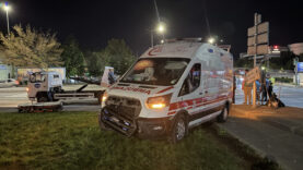 kayseride-ambulansla-otomobil-carpisti-6-yarali.jpg