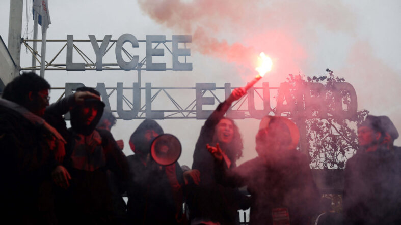 Liselilerin eylemi büyüyor: Yüzlerce gözaltı, onlarca yaralı var