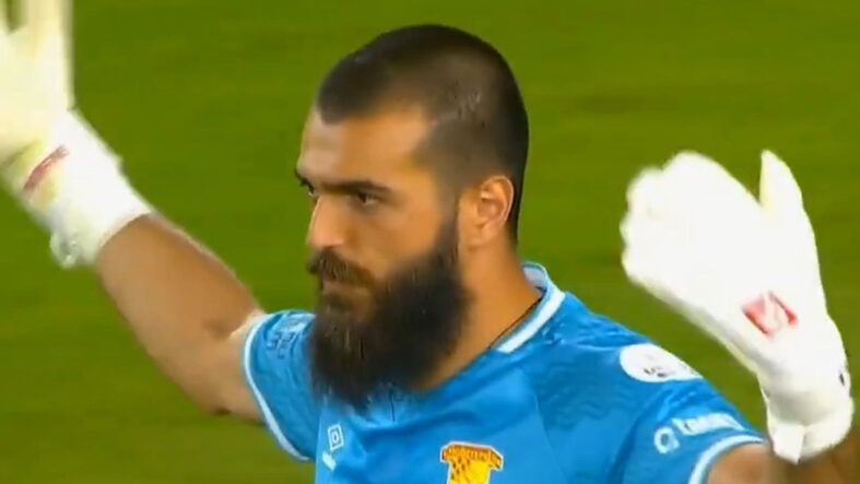 luka-gugeshashviliden-goztepe-tribunlerine-sert-tepki-yaptiginiz-taraftarlik-degil.jpg