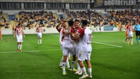 malatya-yesilyurt-8-golle-kazandi-liderligini-surdurdu.jpg