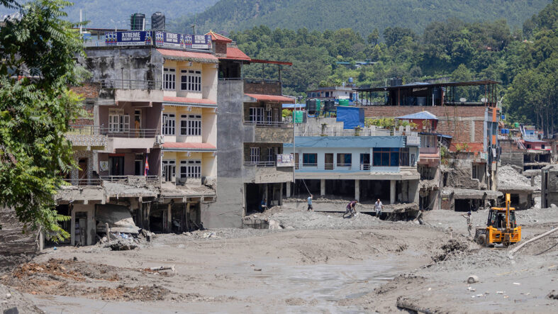 nepaldeki-selde-can-kaybi-1386ya-yukseldi-5-bin-130-kisi-kayip.jpg