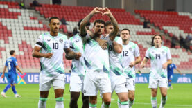 olayli-israil-irlanda-macinda-futbolculardan-protesto.jpg