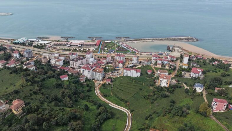 rizede-8-egitim-kurumunda-egitime-1-gun-ara-verildi.jpg
