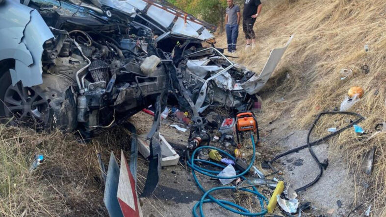 sinopta-trafik-kazasi-1-olu-5-yarali.jpg