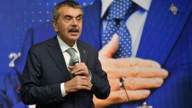 tayt-kot-pantolon-mini-etek-tartismasi-bakan-tekinden-kiyafet-aciklamasi-bu-konuda-kararliyiz.jpg