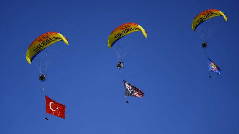 teknofest-guneydogu-ilk-gun-hava-gosterileriyle-basladi.jpg