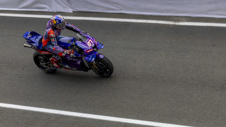 toprak-razgatlioglu-motogpnin-avusturyadaki-sprint-yarisinda-17-oldu.jpg