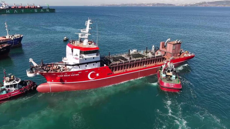 turkiyenin-ilk-yerli-ve-milli-tarama-gemisi-suya-indi.jpg