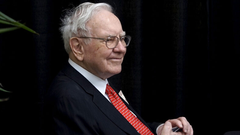 warren-buffett-sirketinin-baskanligindan-ayrildi.jpg
