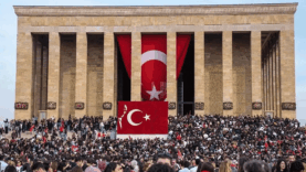 10-kasim-resmi-tatil-mi-10-kasim-hangi-gune-denk-geliyor.gif