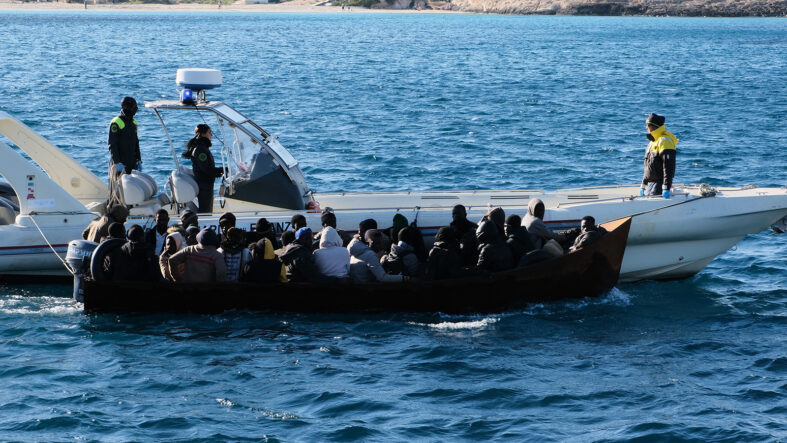 25 milyon euro bütçe! Akdeniz’de göçe yeni kalkan