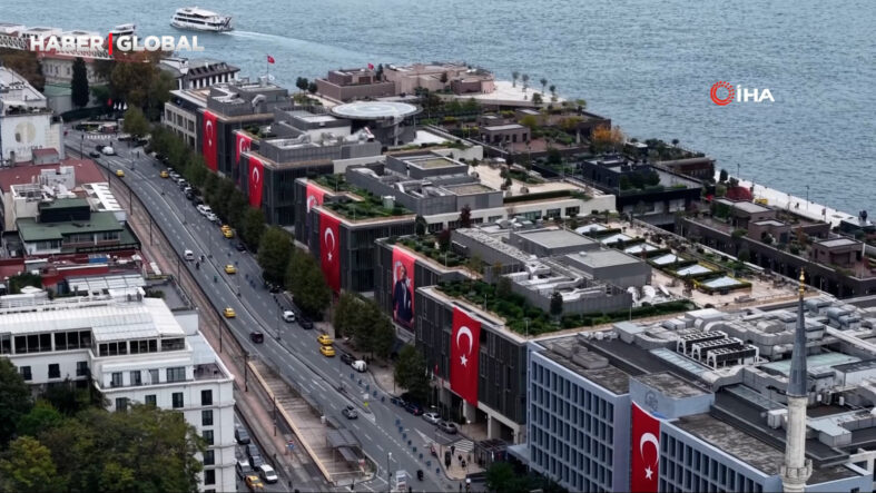 29-ekim-cumhuriyet-bayrami-oncesinde-istanbul-turk-bayraklariyla-donatildi.jpg