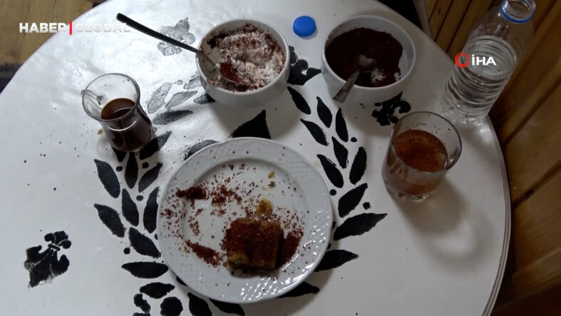 acisiz-yasayamayan-adam-sosyal-medyada-gundem-oldu-cayima-bile-pul-biber-atiyorum.jpg