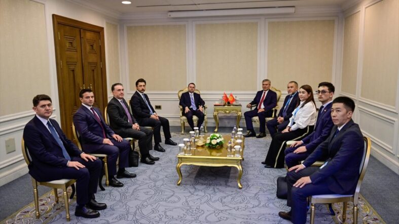 adalet-bakani-gurlek-azerbaycan-kirgizistan-ve-ozbekistanli-mevkidaslariyla-gorustu.jpg