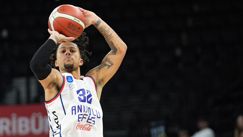 anadolu-efes-zalgirisi-deplasmanda-devirdi.jpg