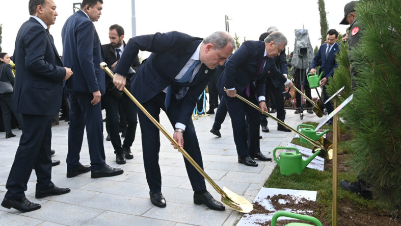 azerbaycan-disisleri-bakani-bayramovdan-ankarada-kardeslik-mesaji-ortak-kulturel-mirasimizin-simgesi.jpg