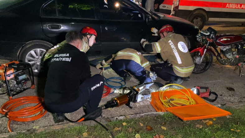 bursada-otomobille-carpisan-motosiklet-surucusu-can-verdi.jpg