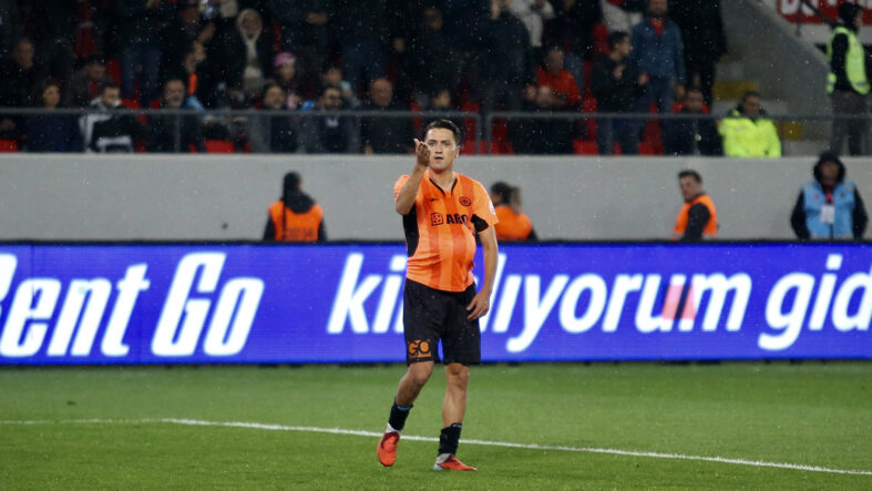 corum-fk-rizespor-karsisinda-geri-dondu.jpg