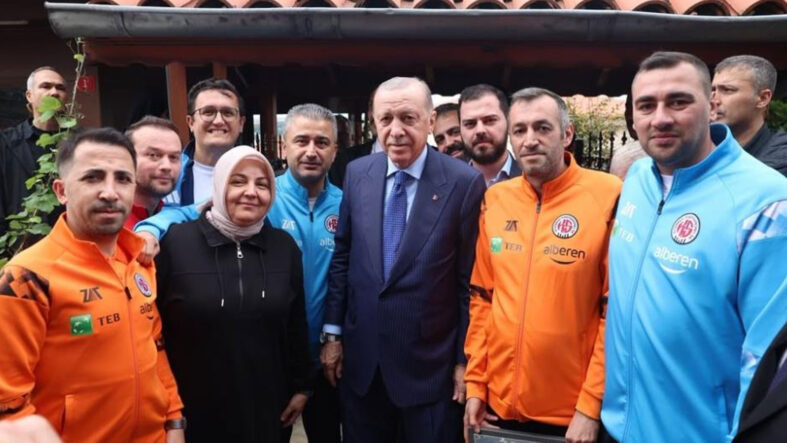 cumhurbaskani-erdogan-istanbul-kastamonuspor-yonetimini-kabul-etti.jpg