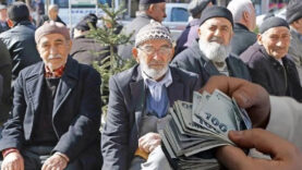 emekli-milyonlara-ek-zam-mujdesi-dikkat-ceken-detaylar-ortaya-cikti.jpg